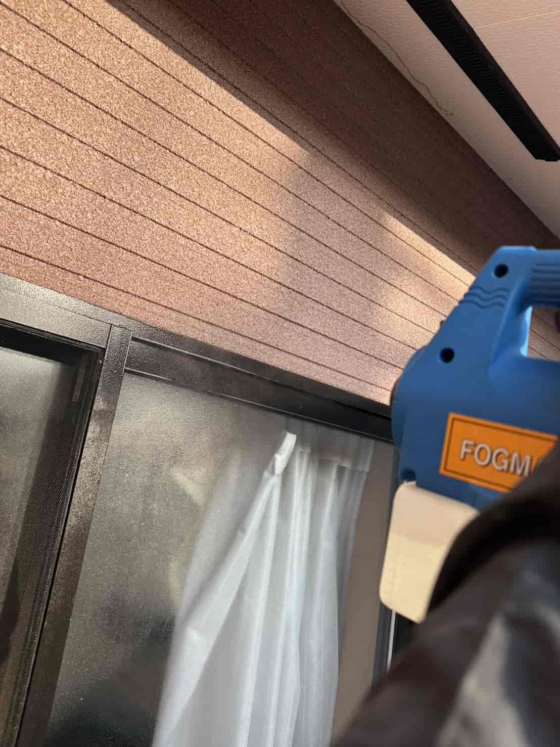 京都市西京区｜室内に舞い込んだ「2cmの闖入者」。換気機能を維持するパンチングメタル封鎖と忌避剤による徹底防除録