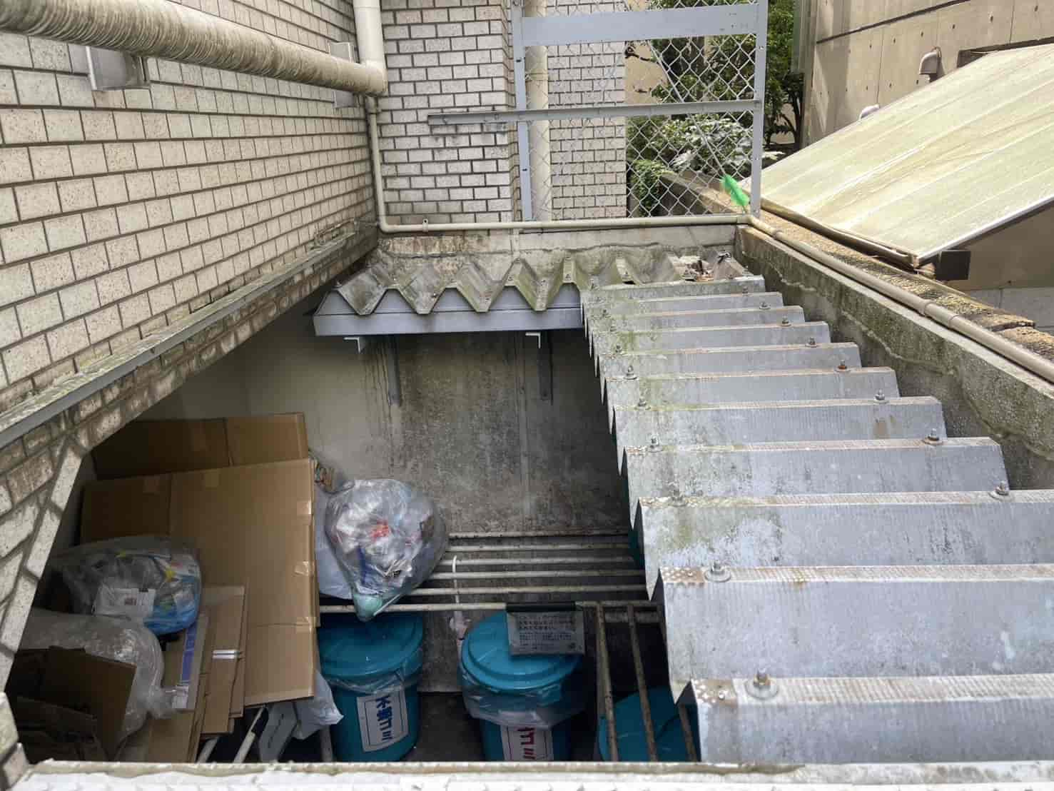 東京都渋谷区｜マンションのゴミ置き場を狙う「都会のネズミ」。不十分な既存対策を撤去し、下地から組み直す構造強化で侵入路を完全遮断