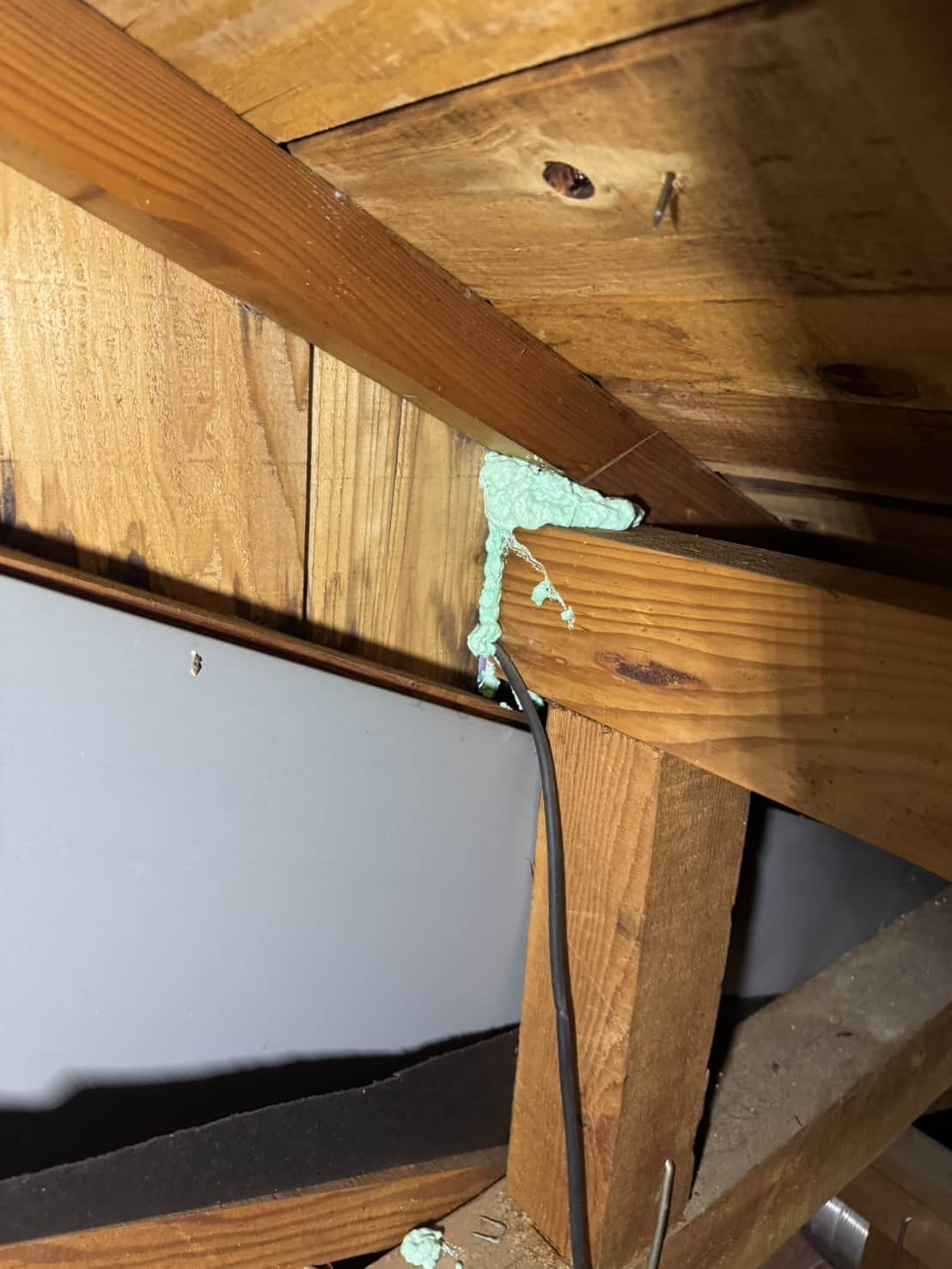 山口県山口市｜屋根裏の「必要な通気」を損なわないイタチ防除。ダクトや構造の隙間をミリ単位で封鎖し、住まいの耐久性と静寂を守り抜いた防衛録